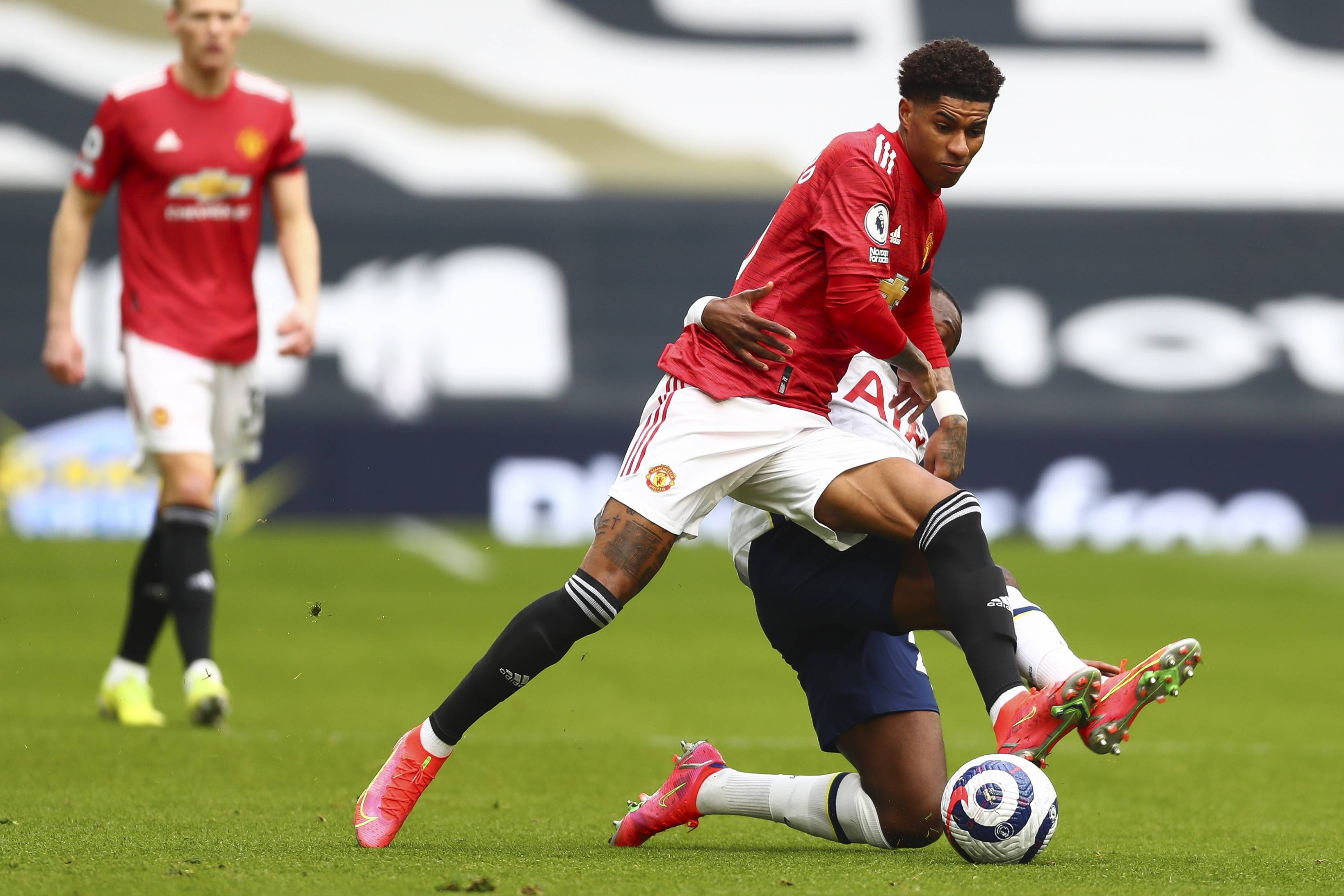 他不仅带领 他不仅带领